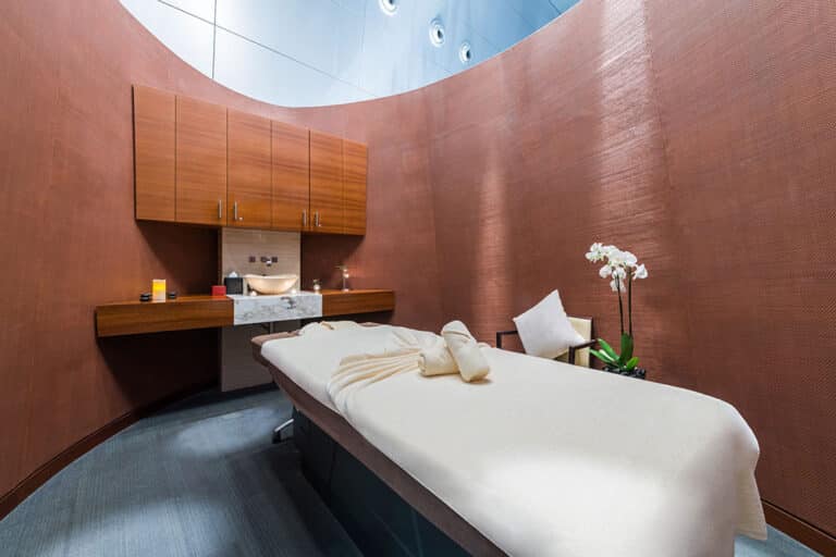 Massage with Shower at Singapore Airport Terminal 2 | beyondlounges.com