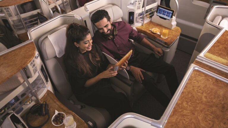 Emirates Airlines removes Middle Seat from 777 Business Class