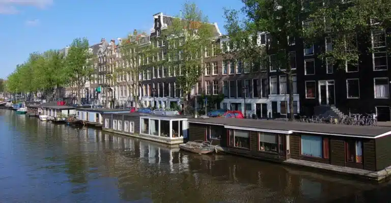 Qatar Airways Boosts Doha-Amsterdam Route with 14 Weekly Flights