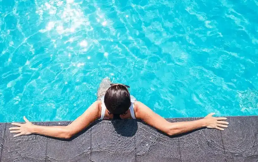 Roof Top Swimming @ Singapore Airport - Terminal 1